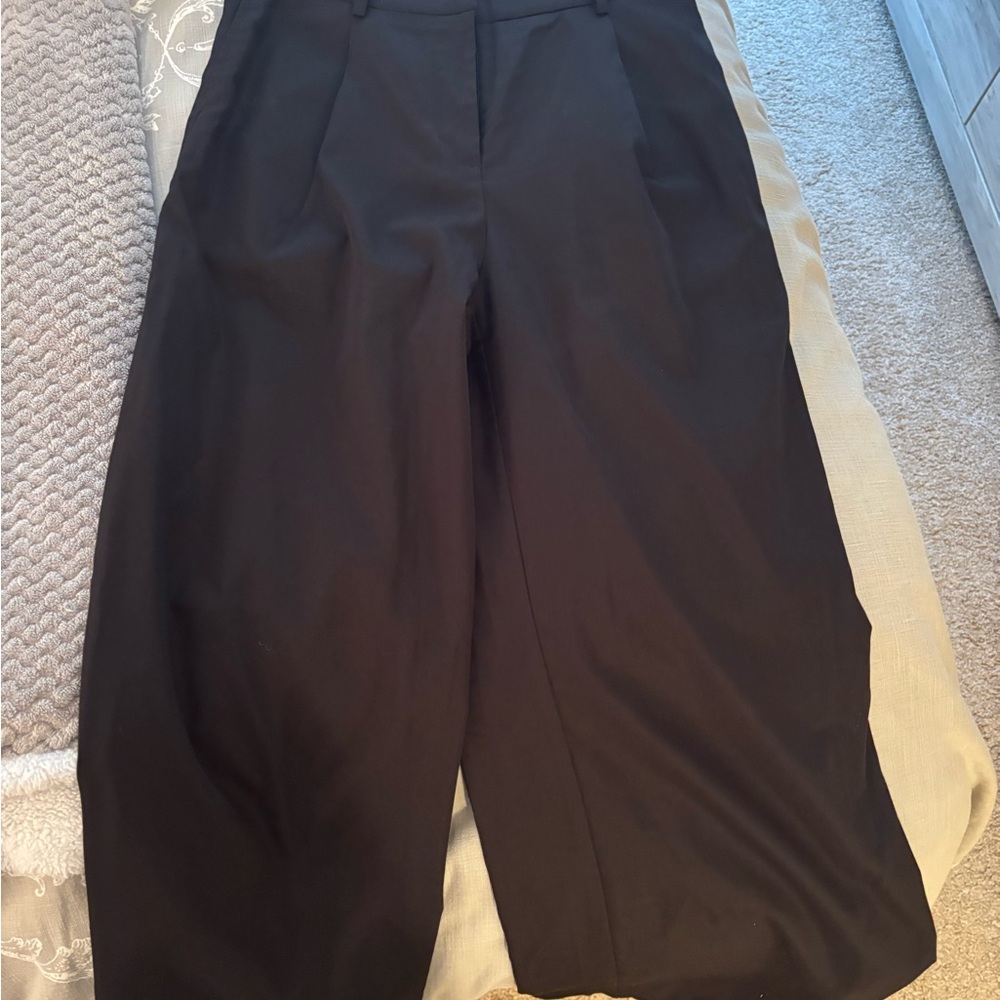 Woman’s Black Pants